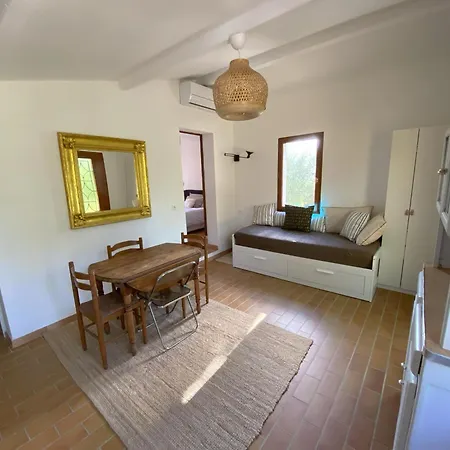 Collinette Des Lecques *