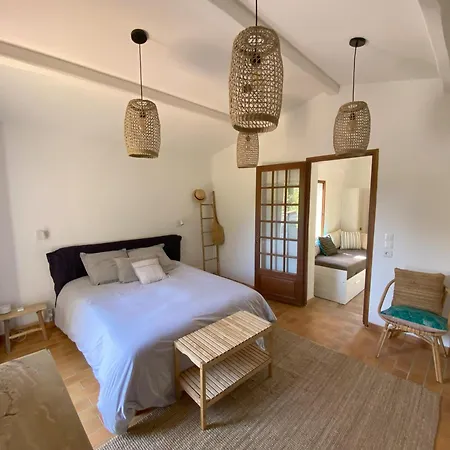 Collinette Des Lecques